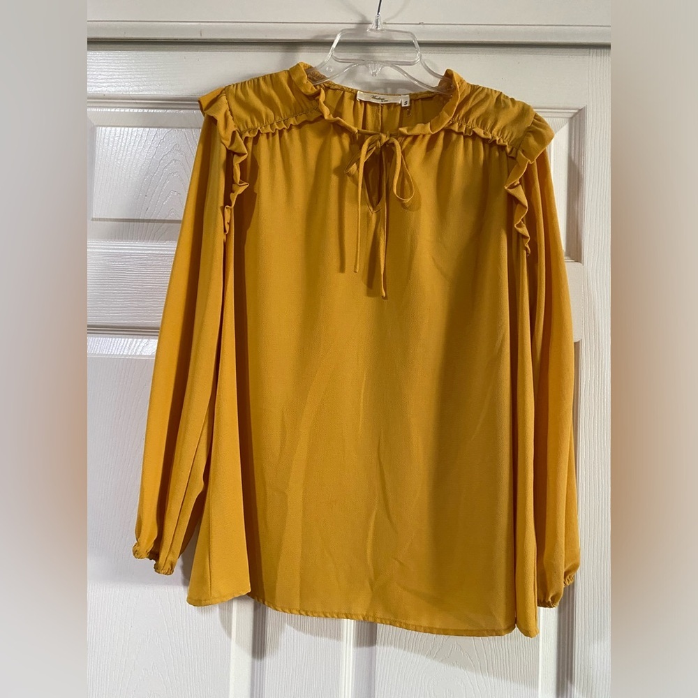 Andree By Unit Women's Mustard Ruffle Blouse Size Small‎